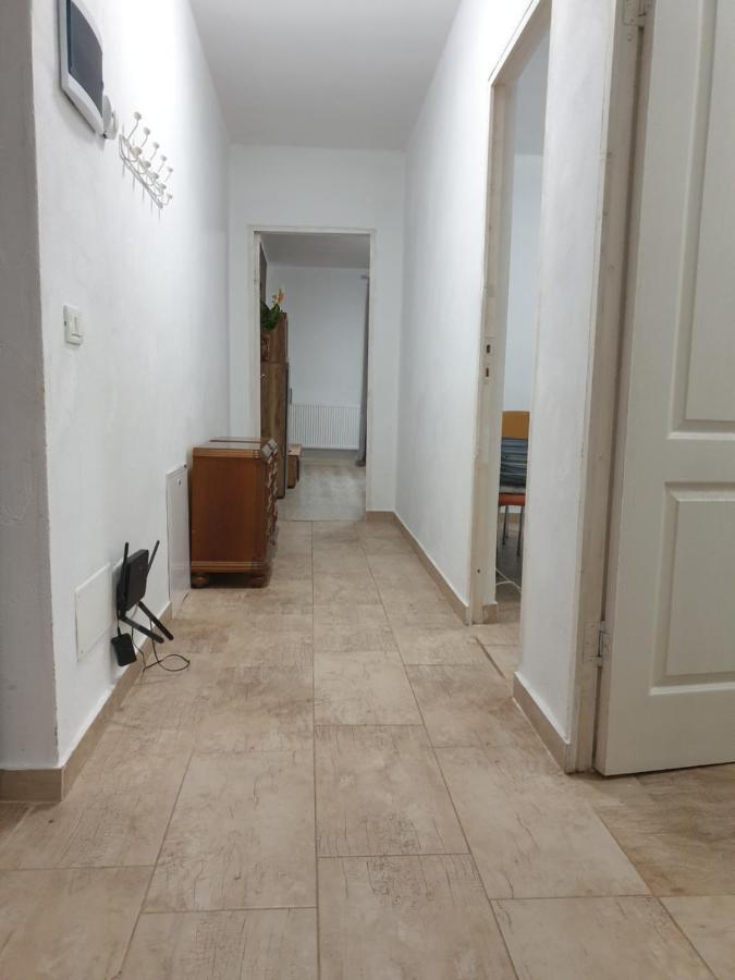La Rezidenta Noua Ideale Vacanze Job Etc *